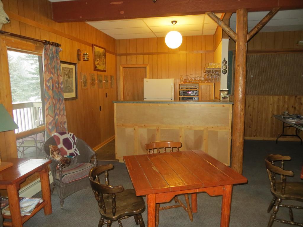 Black Cat Guest Ranch Brule Mines Exterior foto